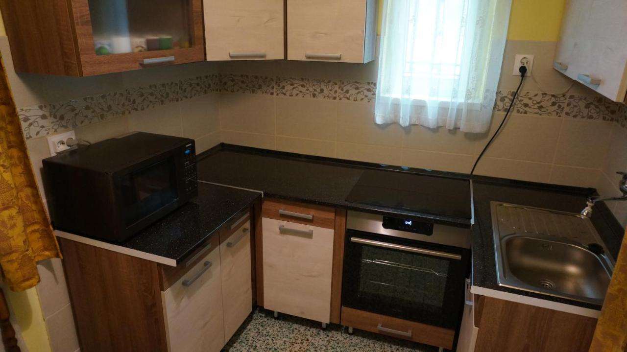 Sunny Apartman Nyíregyháza Exteriör bild